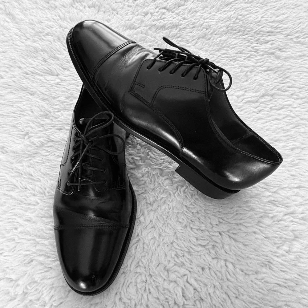 Cole Haan Black Leather Oxfords size 9 D